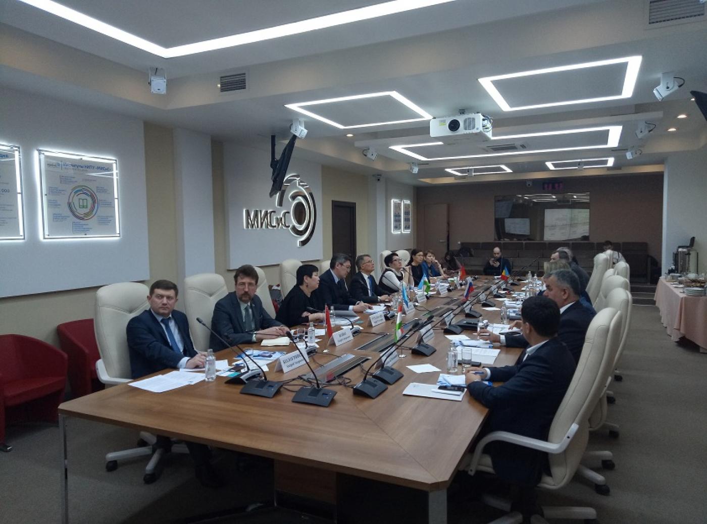 В Москве в МИСиС прошло заседание Общественного совета